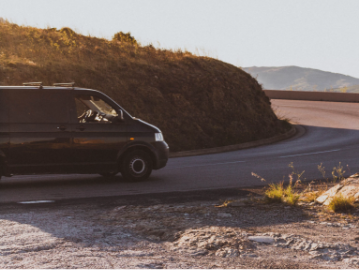 Camping-car-noir-virage